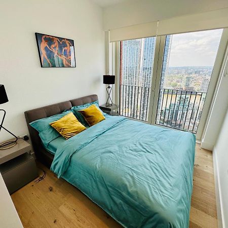Luxury Central Flat With Stunning Views And Pool Londen Buitenkant foto