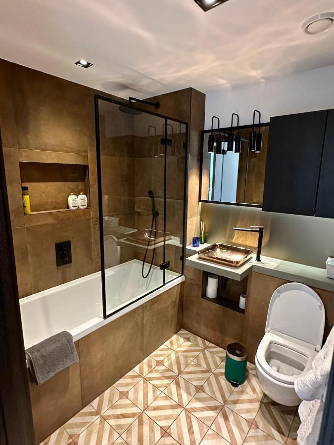 Luxury Central Flat With Stunning Views And Pool Londen Buitenkant foto