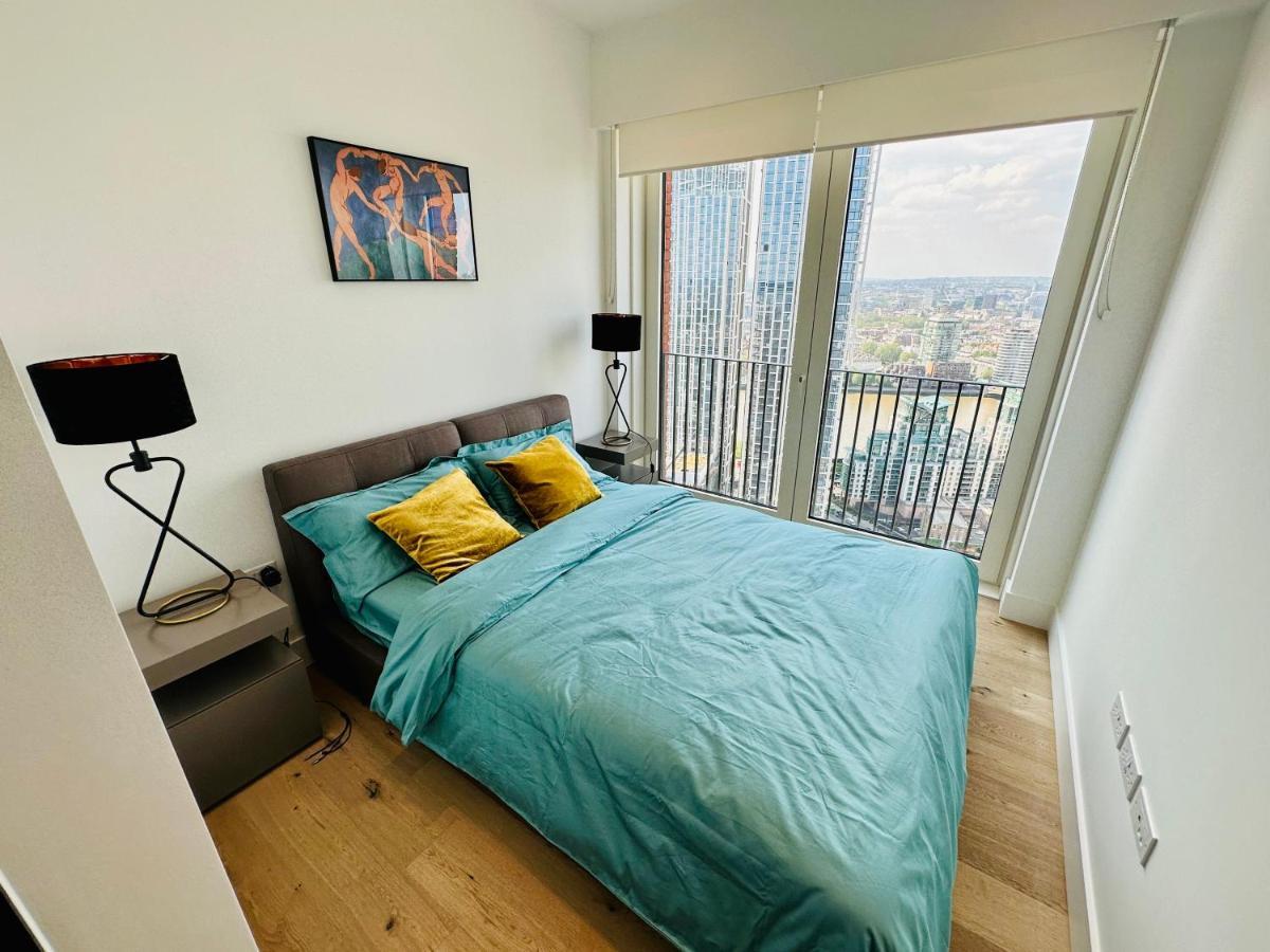 Luxury Central Flat With Stunning Views And Pool Londen Buitenkant foto