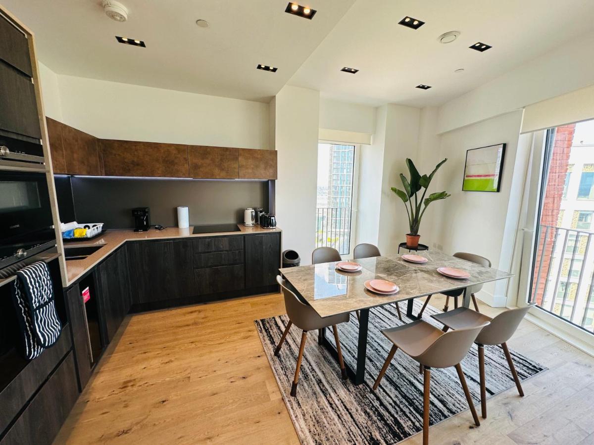 Luxury Central Flat With Stunning Views And Pool Londen Buitenkant foto