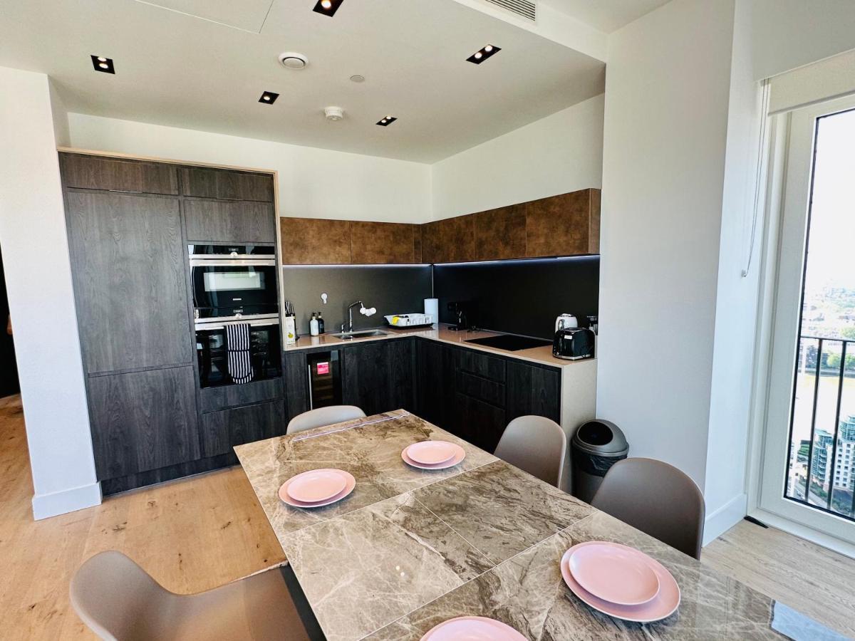 Luxury Central Flat With Stunning Views And Pool Londen Buitenkant foto